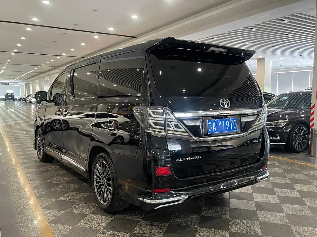TOYOTA ALPHARD 2012