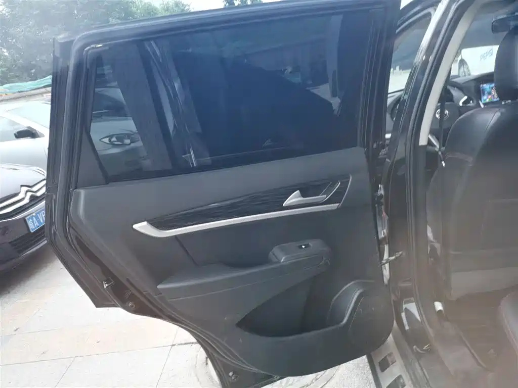 DONGFENG AEOLUS AX7 2016