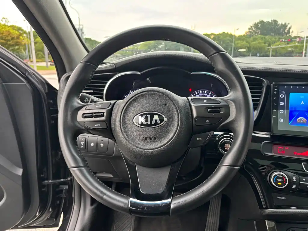 KIA K5 2015