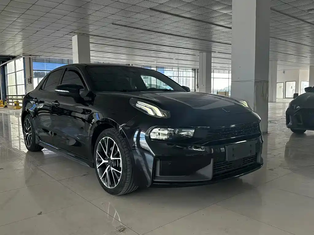 LYNK&CO 03 2018