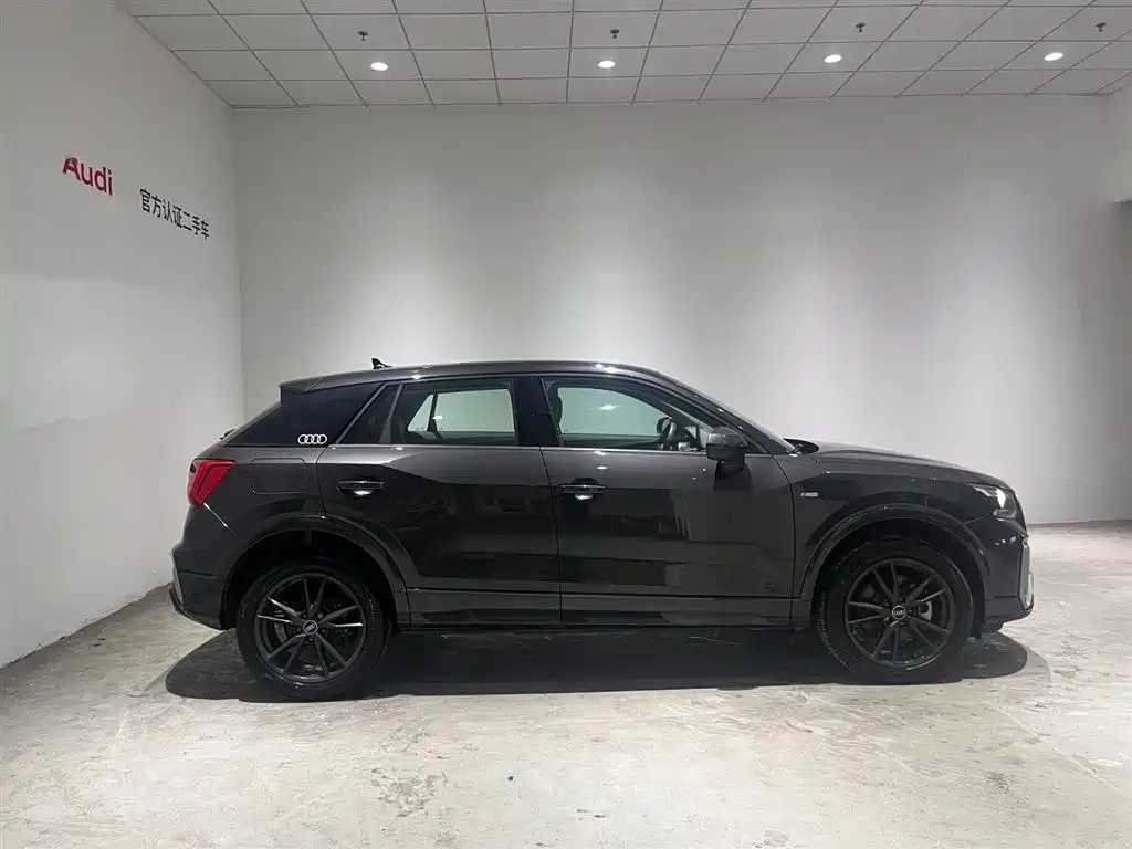 AUDI Q2L 2025