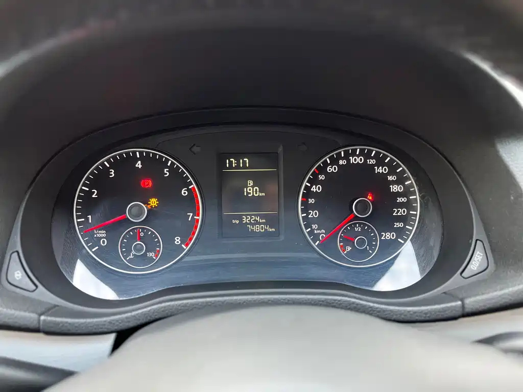 VOLKSWAGEN PASSAT 2012