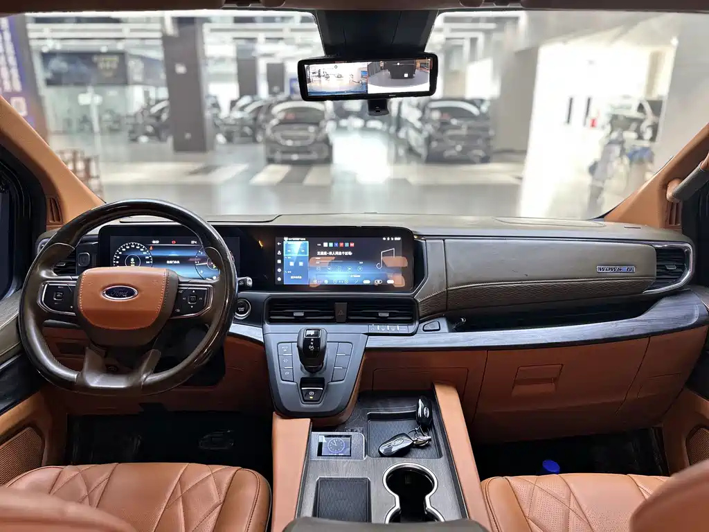 FORD TOUREO 2024