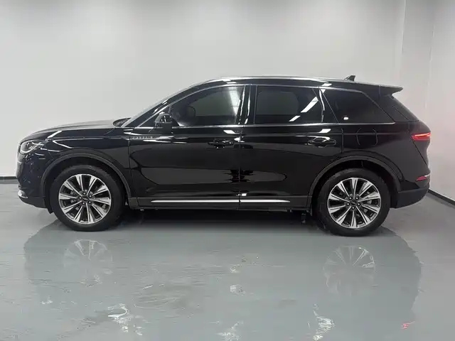 LINCOLN ADVENTURER 2023