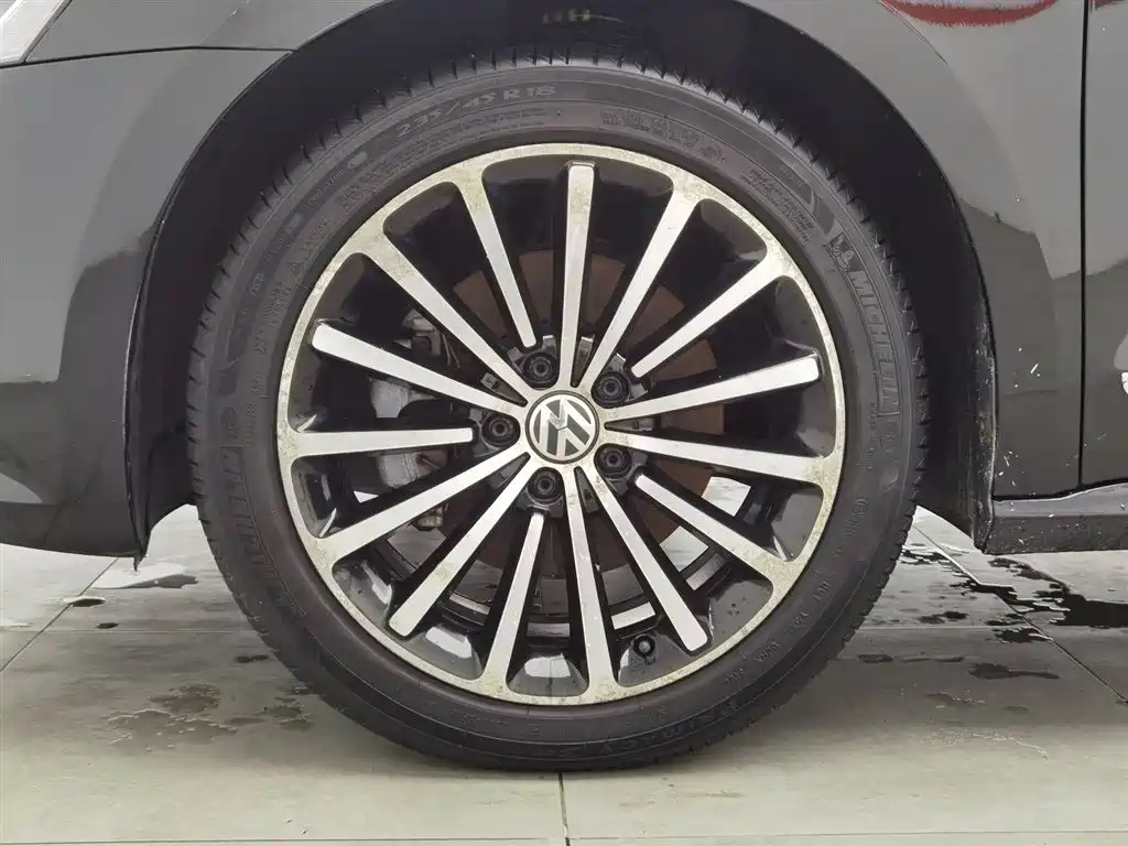 VOLKSWAGEN PASSAT 2016