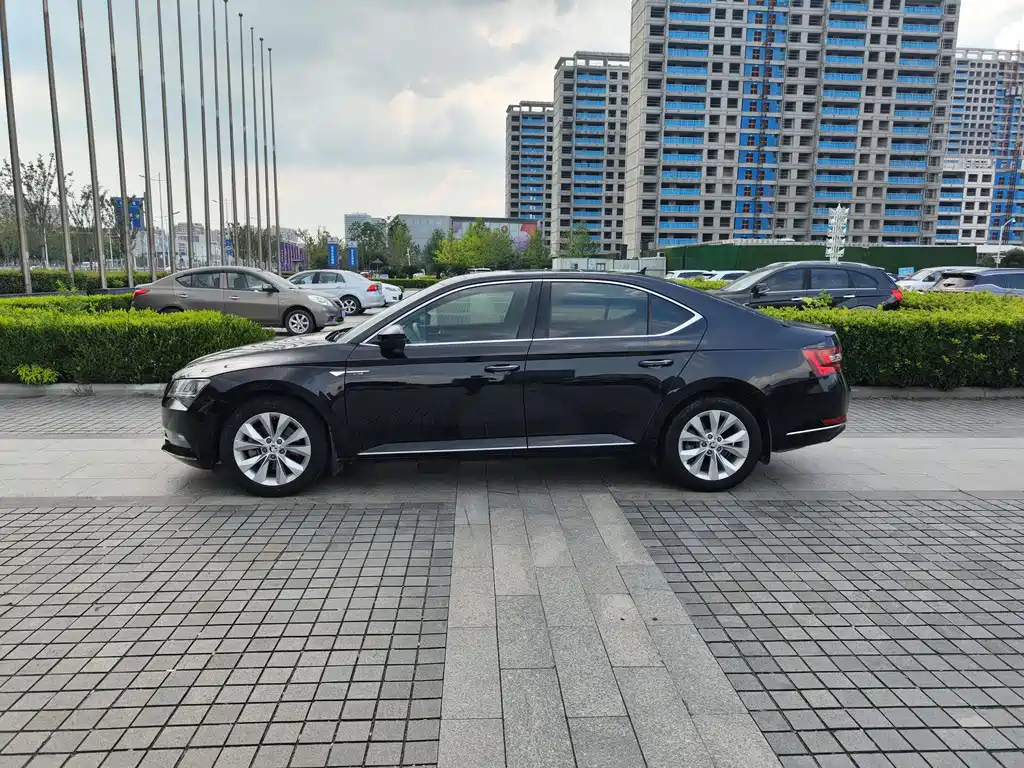 SKODA SUPERB 2018