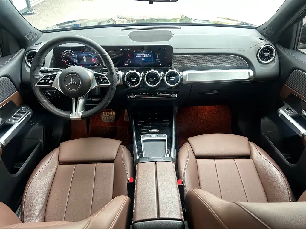 MERCEDES BENZ GLB 2023