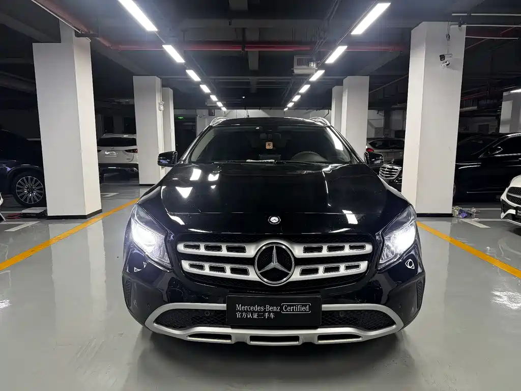 MERCEDES BENZ GLA 2017