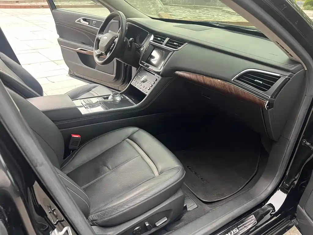 FORD TAURUS 2017