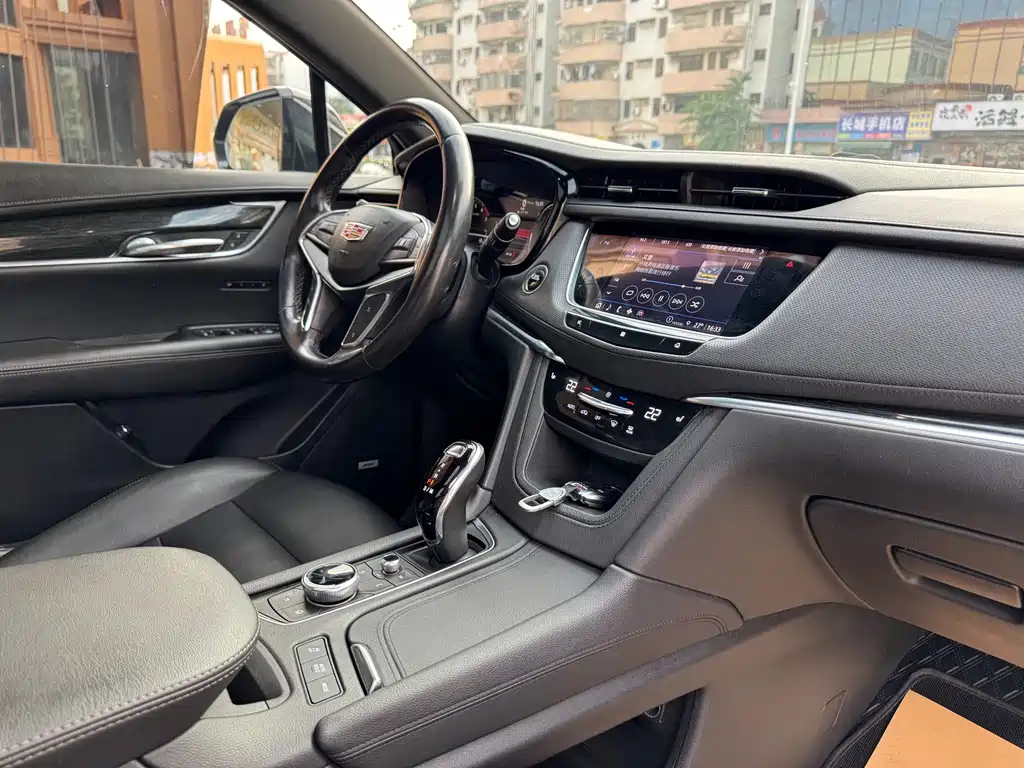 CADILLAC XT5 2021