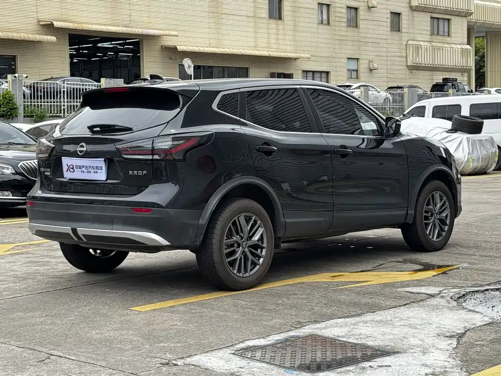 NISSAN QASHQAI 2025