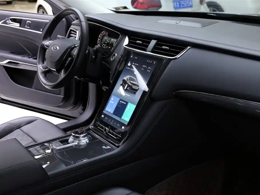 FORD TAURUS 2021