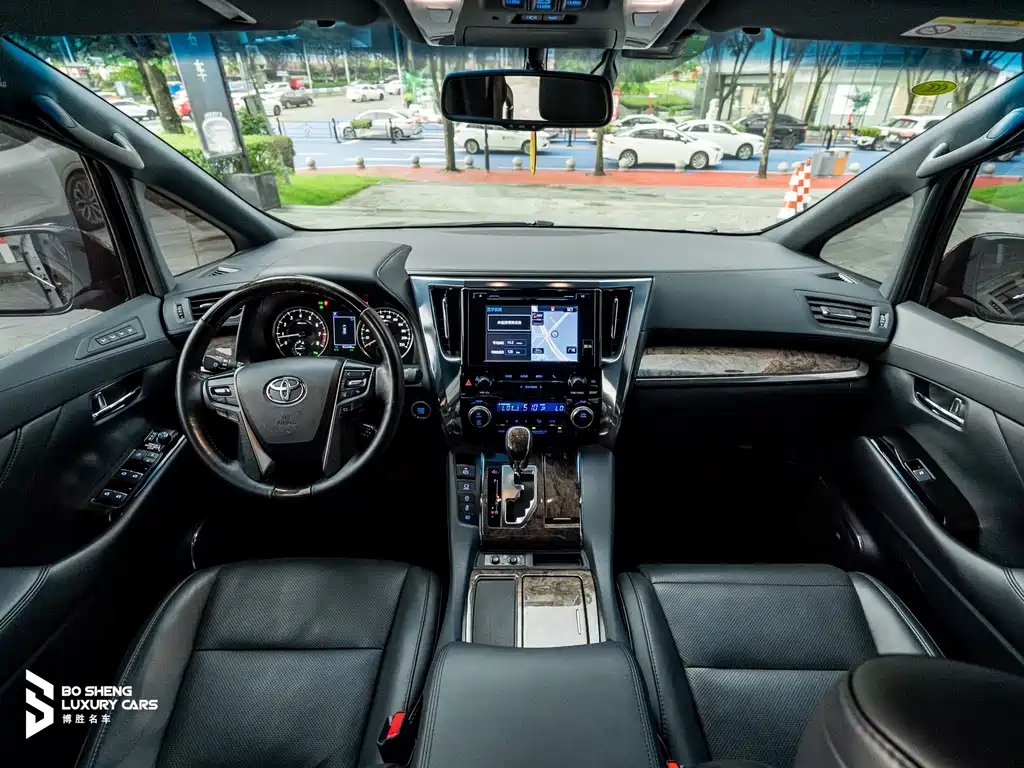 TOYOTA ALPHARD 2018
