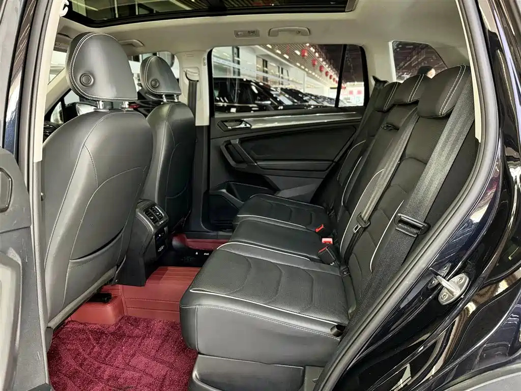 VOLKSWAGEN TIGUAN L 2021