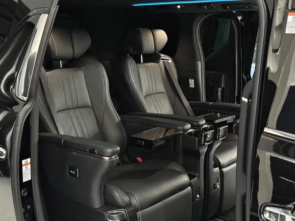 TOYOTA ALPHARD 2018