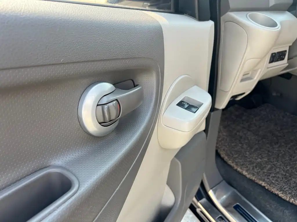 NISSAN NV200 2016