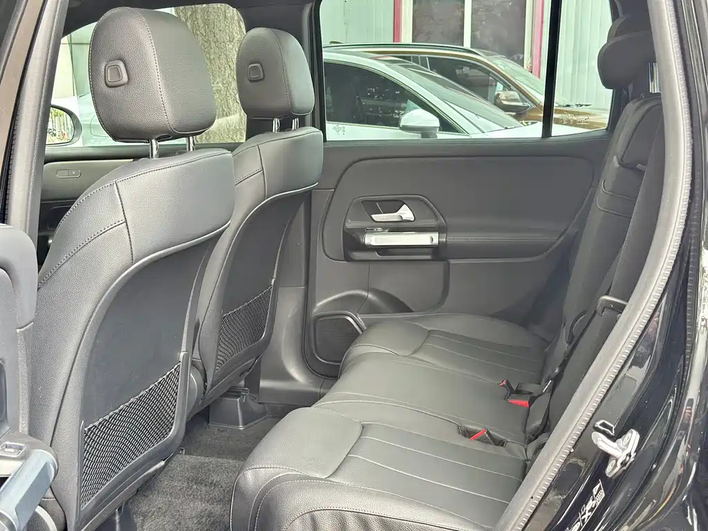 MERCEDES BENZ GLB 2023