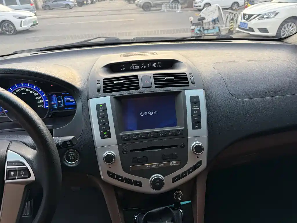 BYD S6 2014