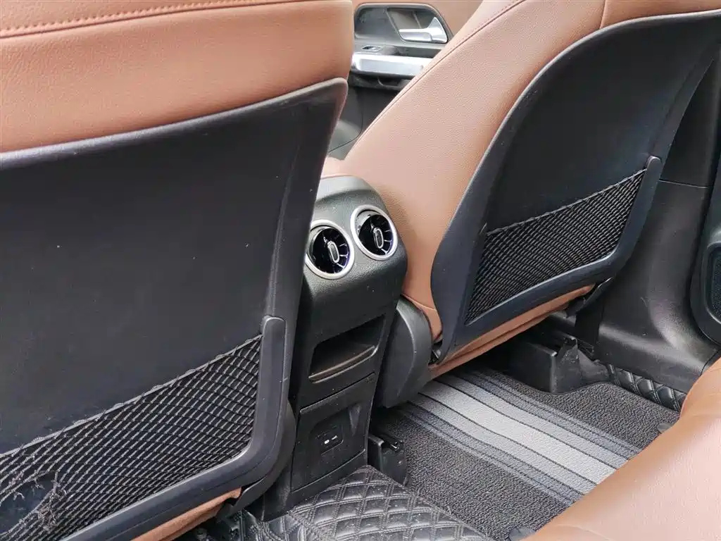 MERCEDES BENZ GLB 2021