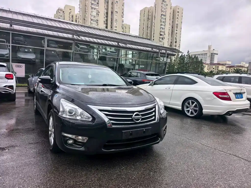 NISSAN TEANA 2013