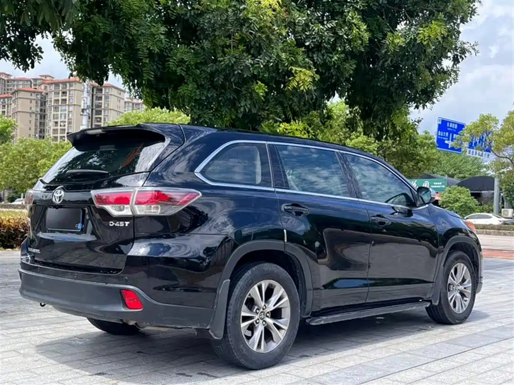 TOYOTA HIGHLANDER 2015