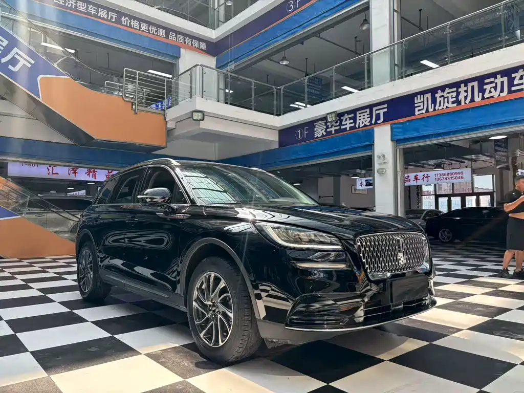 LINCOLN ADVENTURER 2022