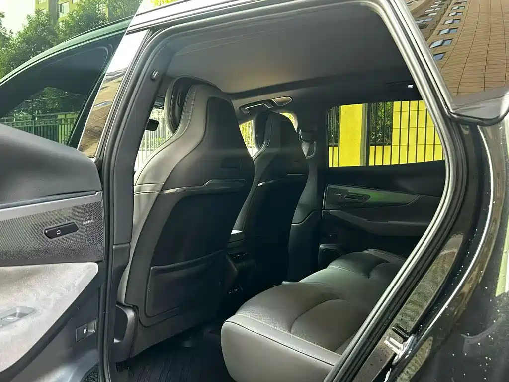 LYNK&CO 08 NEW ENERGY 2024