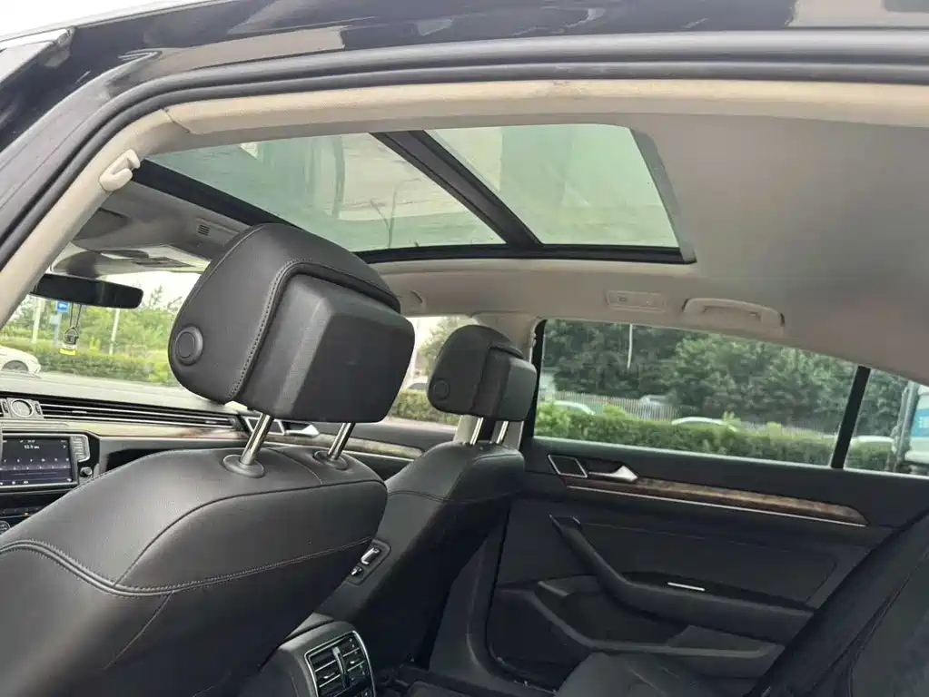 VOLKSWAGEN MAGOTAN 2016