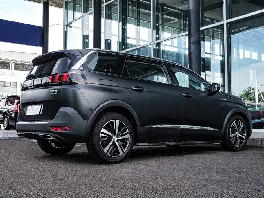 PEUGEOT 5008 2019