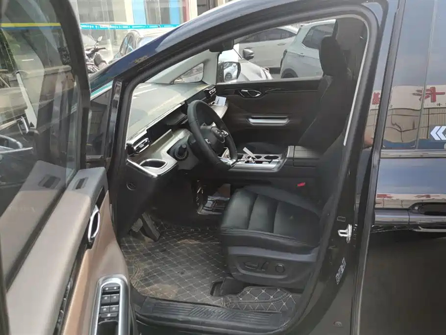 TRUMPCHI E8 NEW ENERGY 2024