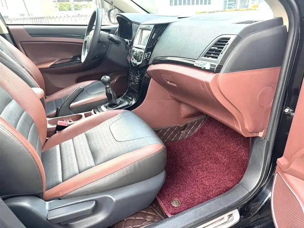 BYD SURUI 2015
