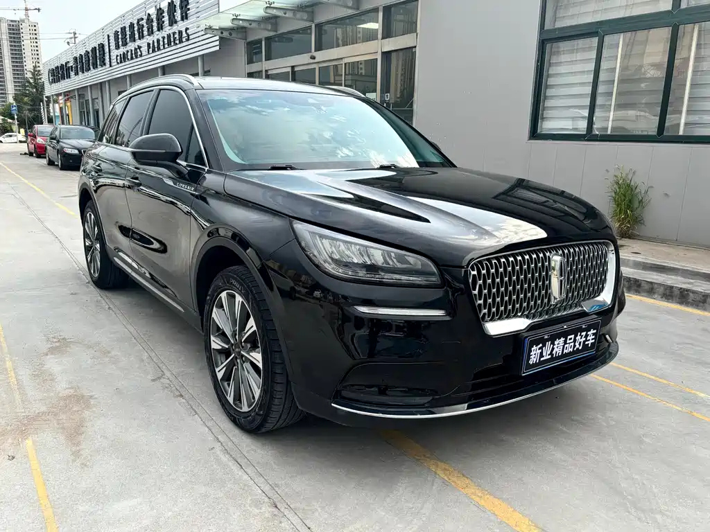 LINCOLN ADVENTURER 2022