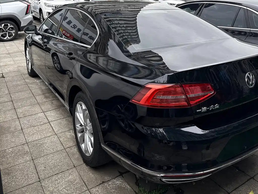 VOLKSWAGEN MAGOTAN 2017