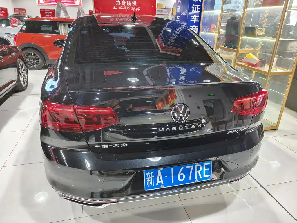 VOLKSWAGEN MAGOTAN 2020