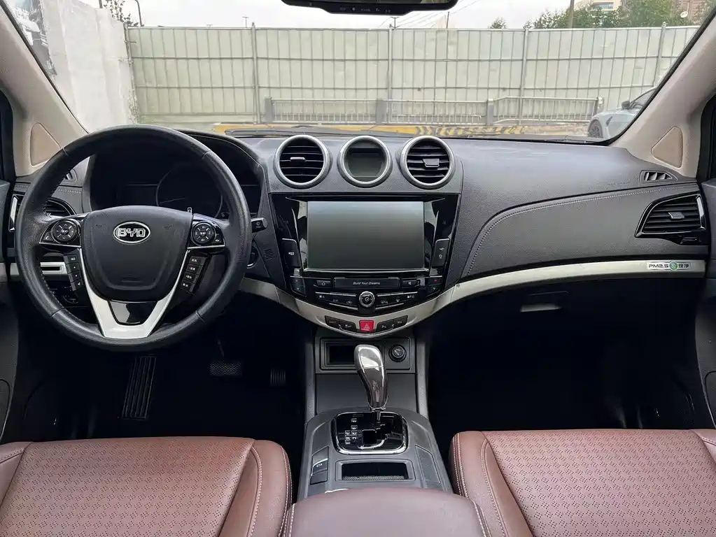 BYD S7 2015