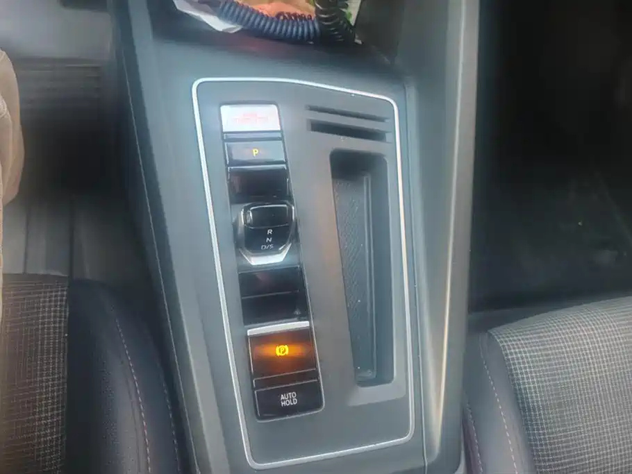 VOLKSWAGEN GOLF GTI 2022