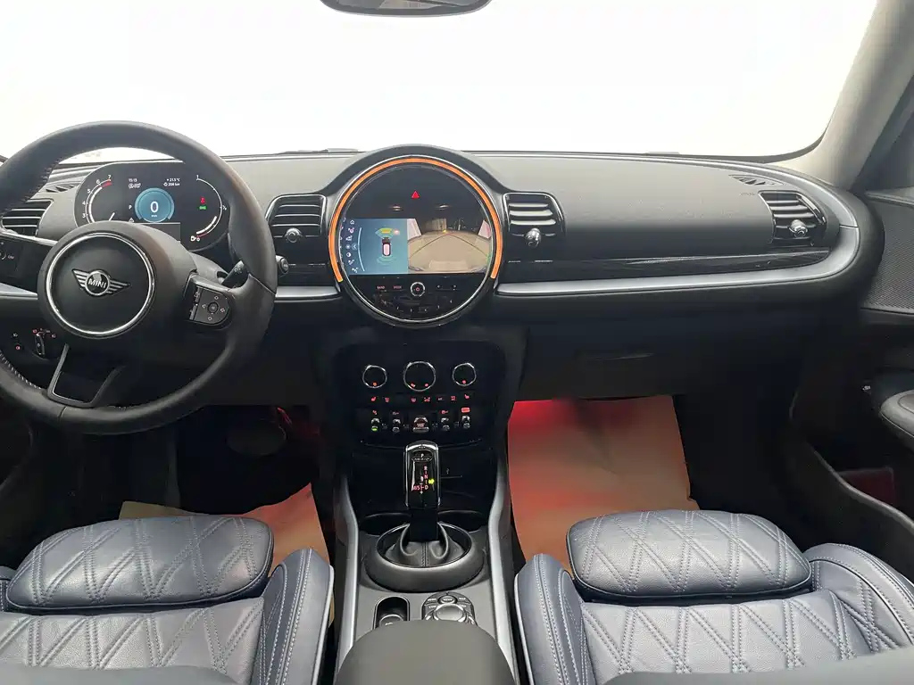 MINI CLUBMAN 2021
