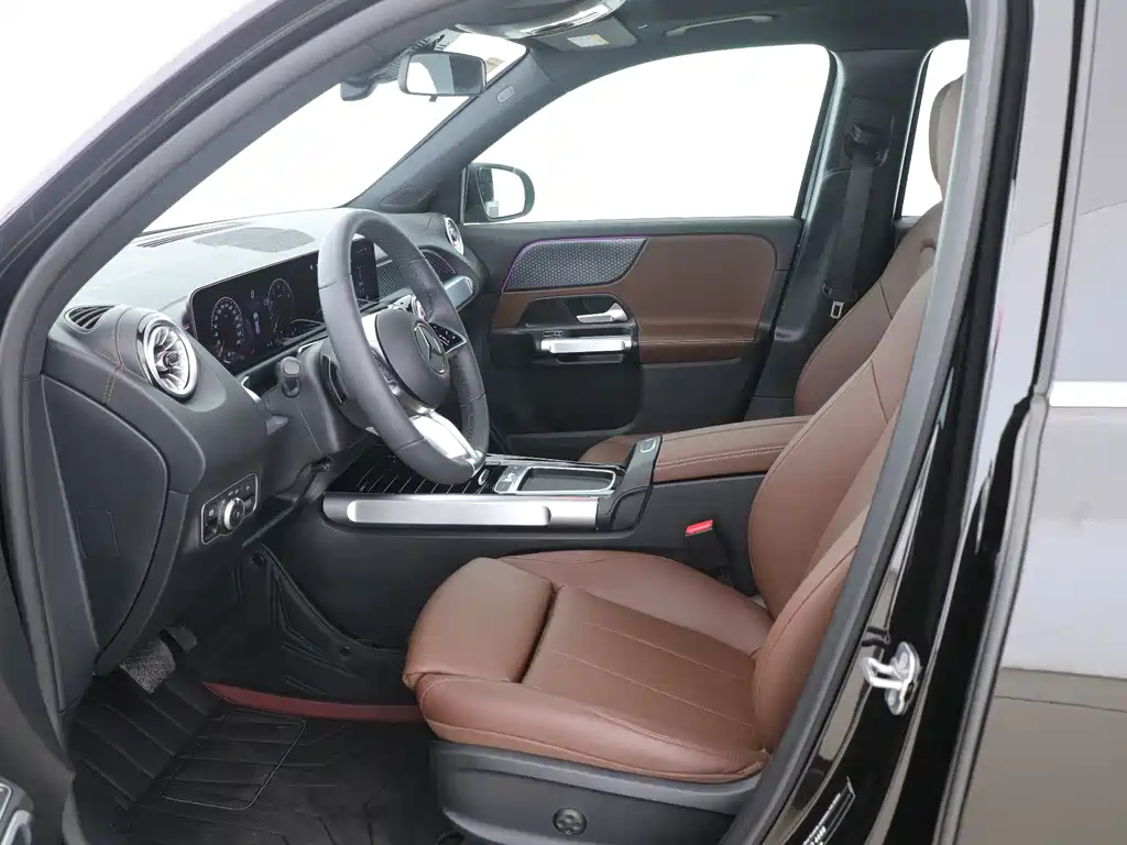 MERCEDES BENZ GLB 2024