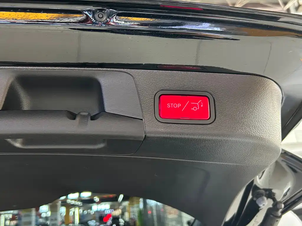 MERCEDES BENZ GLB 2024