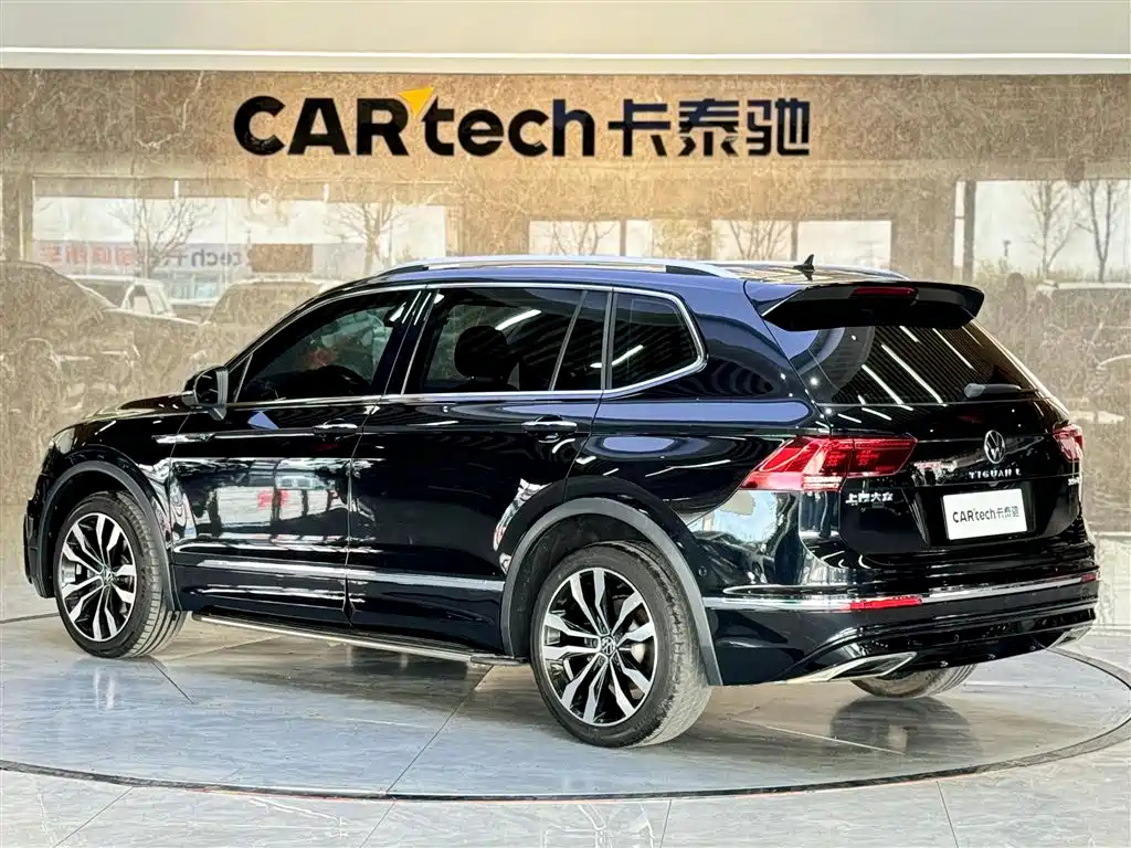 VOLKSWAGEN TIGUAN L 2021