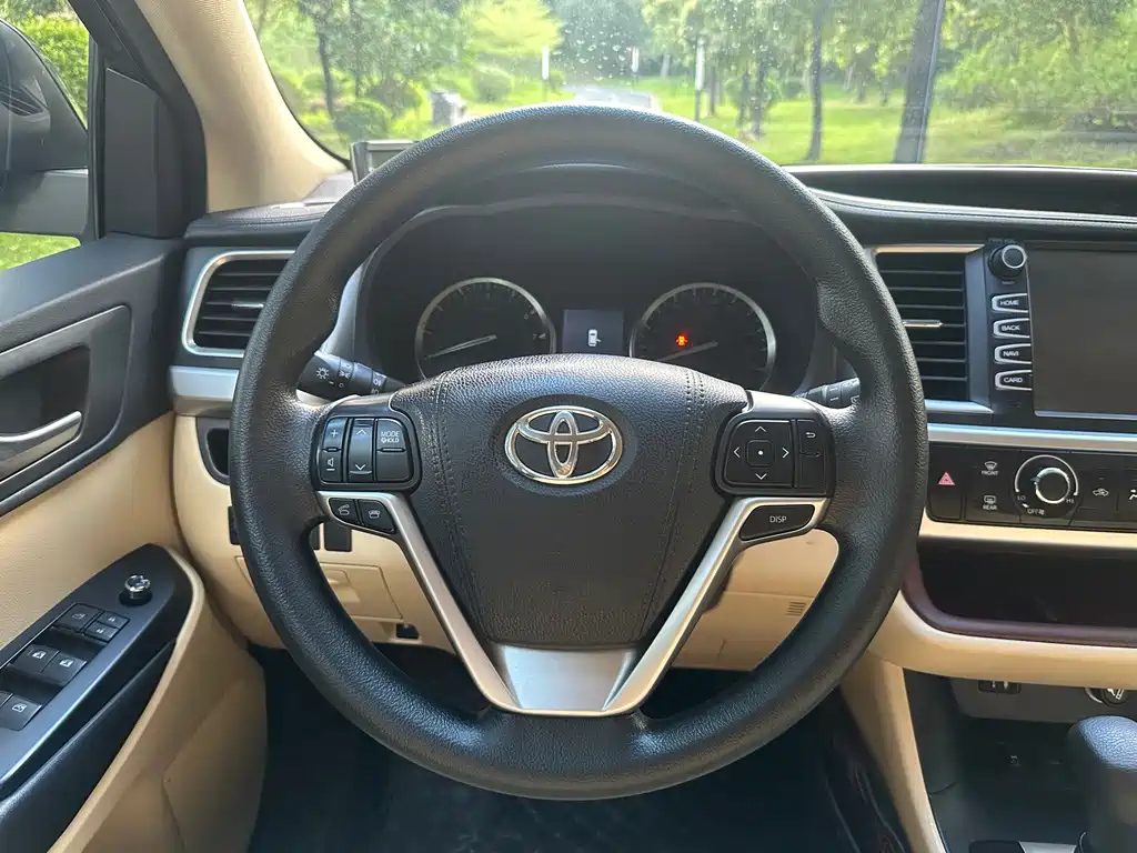 TOYOTA HIGHLANDER 2015