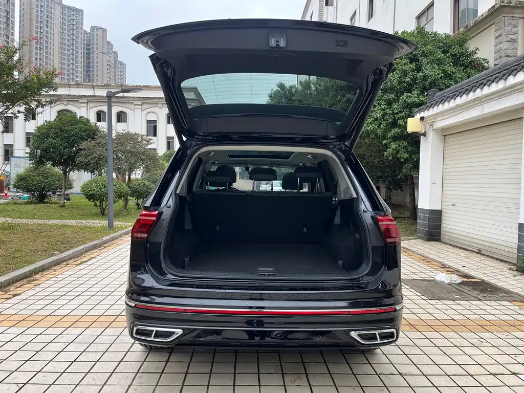 VOLKSWAGEN TIGUAN L 2022