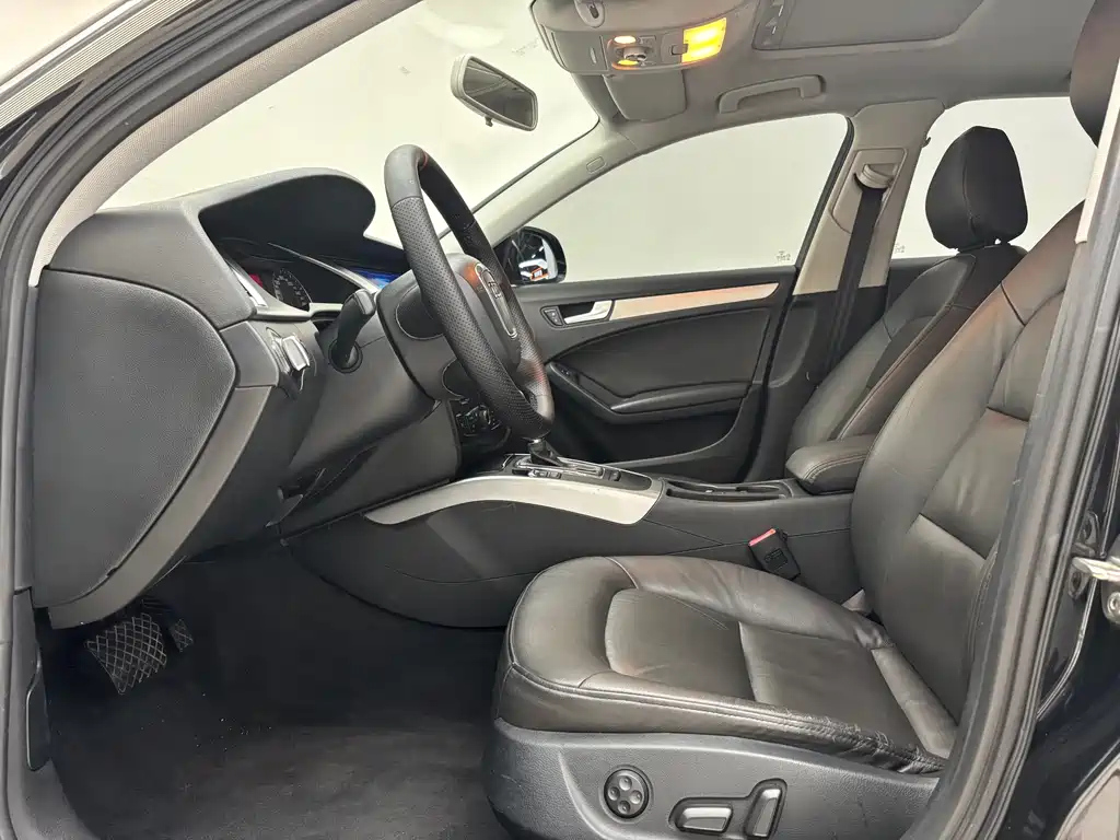 AUDI A4L 2012