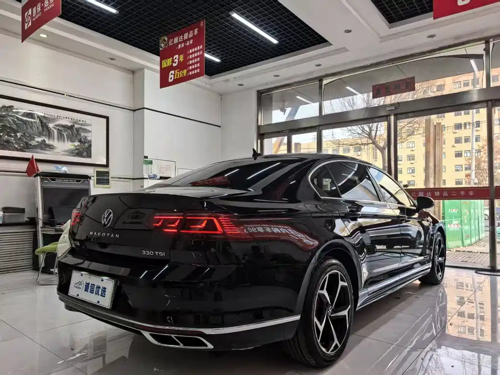 VOLKSWAGEN MAGOTAN 2022