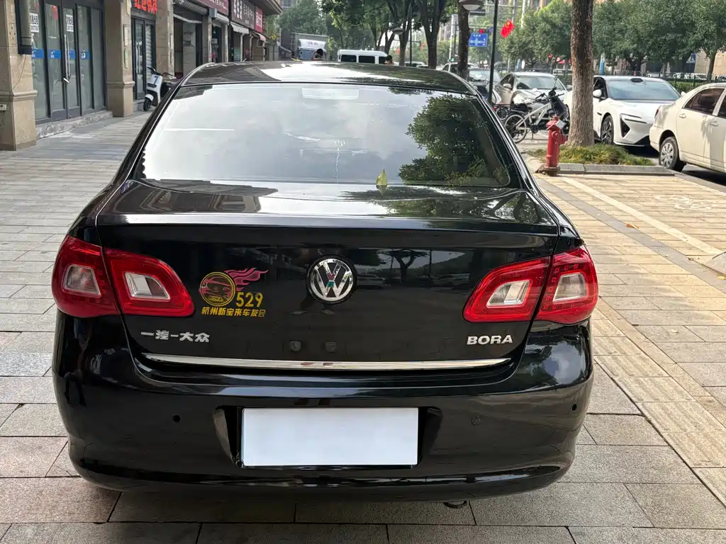 VOLKSWAGEN BORA 2011