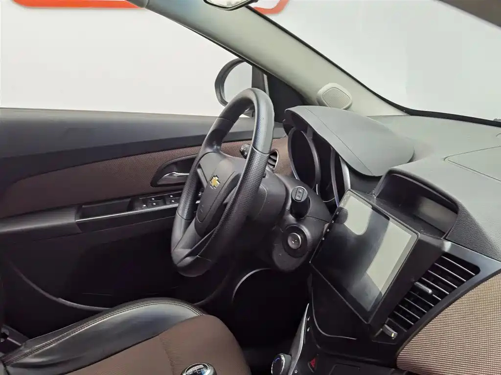 CHEVROLET CRUZE 2017