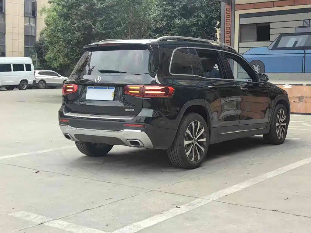 MERCEDES BENZ GLB 2023