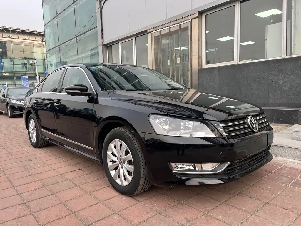 VOLKSWAGEN PASSAT 2015