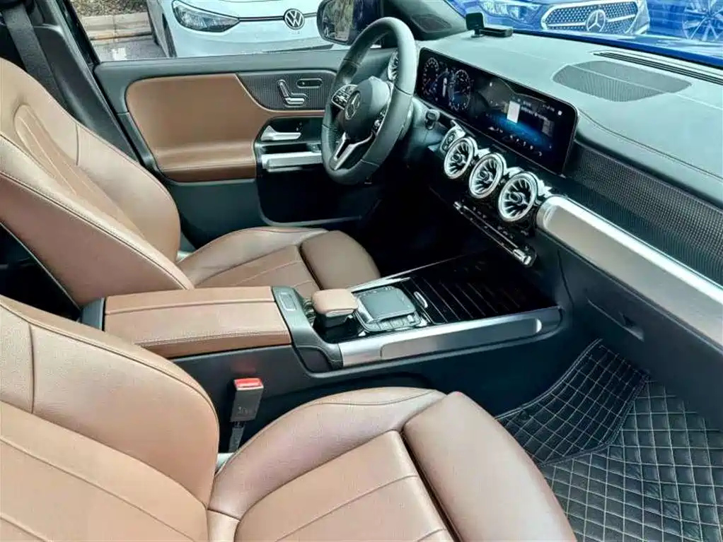 MERCEDES BENZ GLB 2023