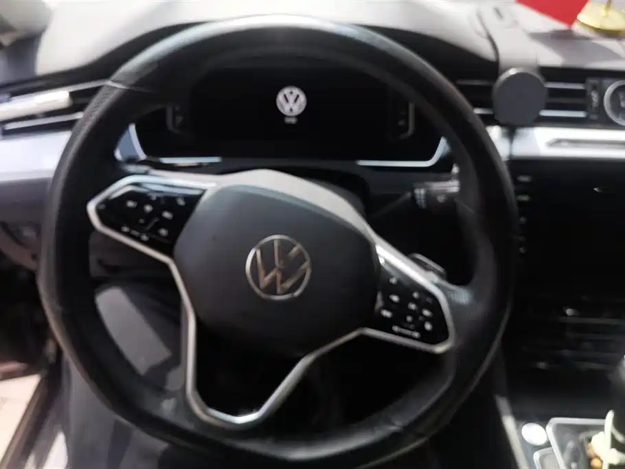 VOLKSWAGEN MAGOTAN 2020